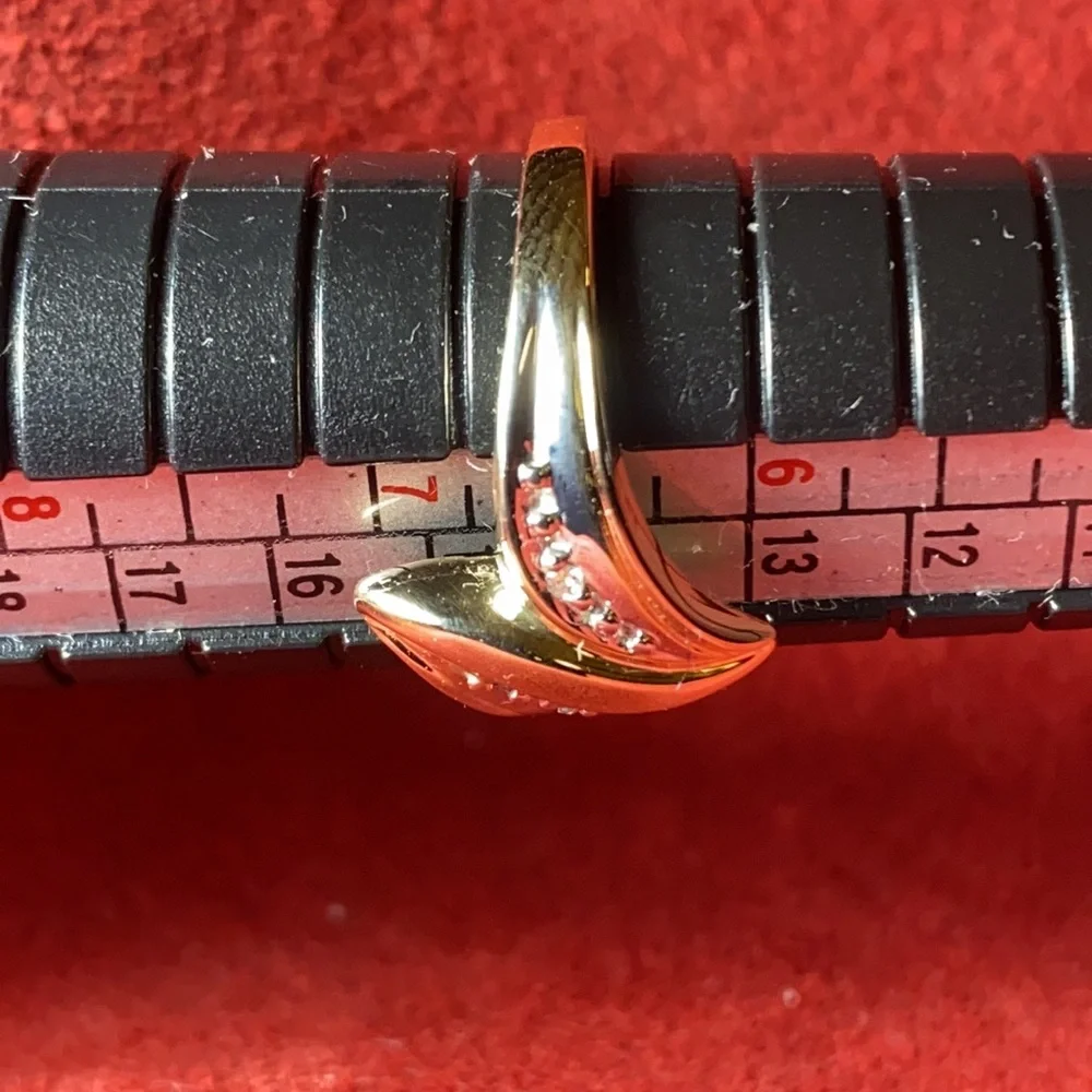 Solid 10K Gold & Diamond Ring 6.5
